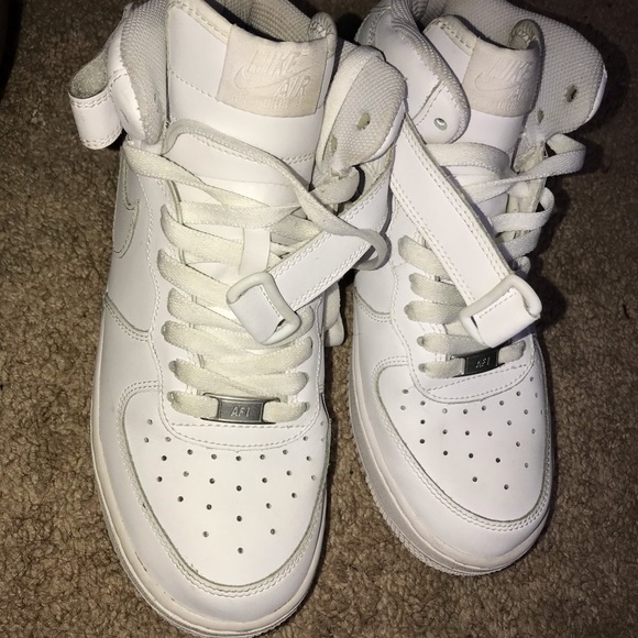 mid top air force 1s - Picture 2 of 6